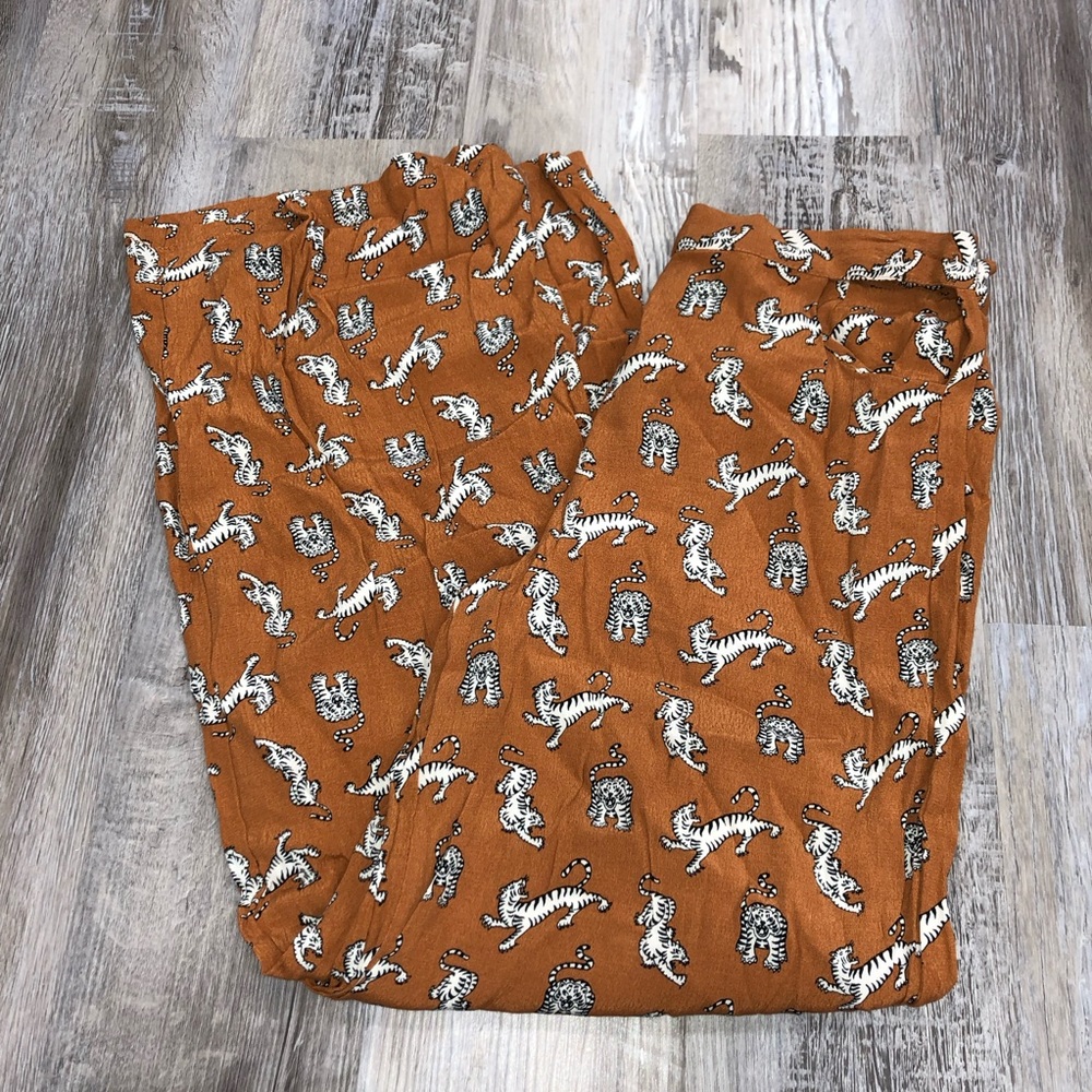 Women’s forever 21 pants size medium